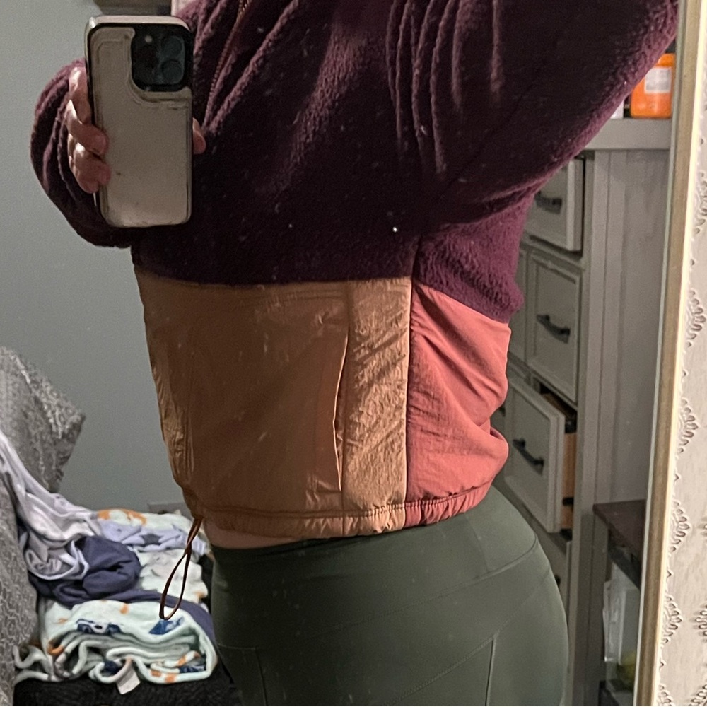 Fabletics Pullover Cropped - image 5